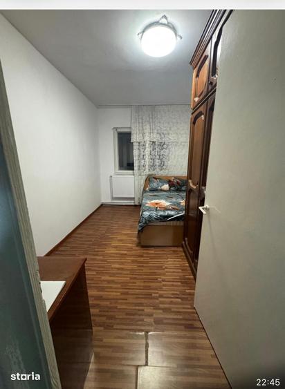 Apartament cu 4 camere decomandat în Central