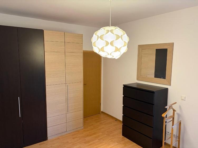 Apartament cu 3 camere decomandat, mobilat în Bucovina