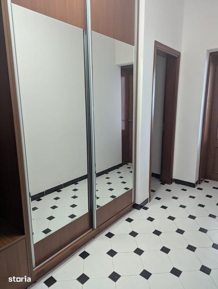 Apartament cu 3 camere decomandat în Primăverii