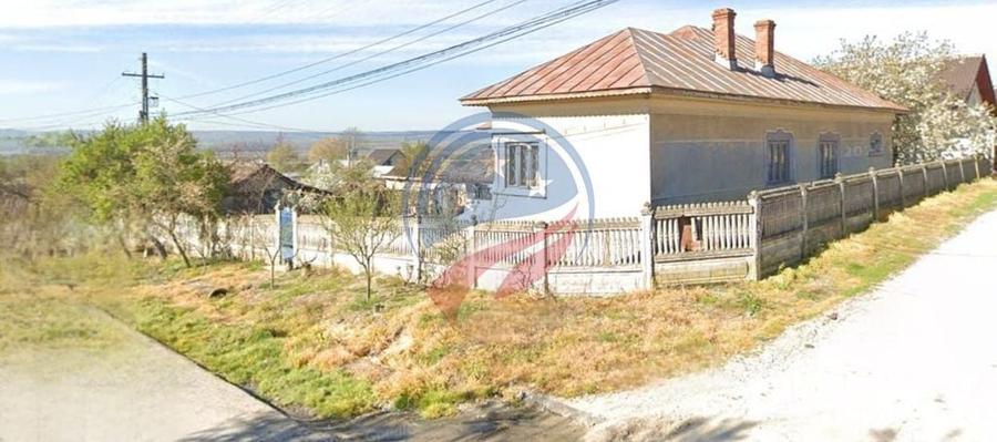 Casă cu 3 camere cu Teren 2686 Mp în Răcarii de Sus