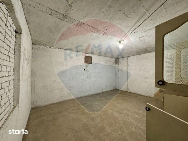 Apartament cu 4 camere decomandat în Dârste