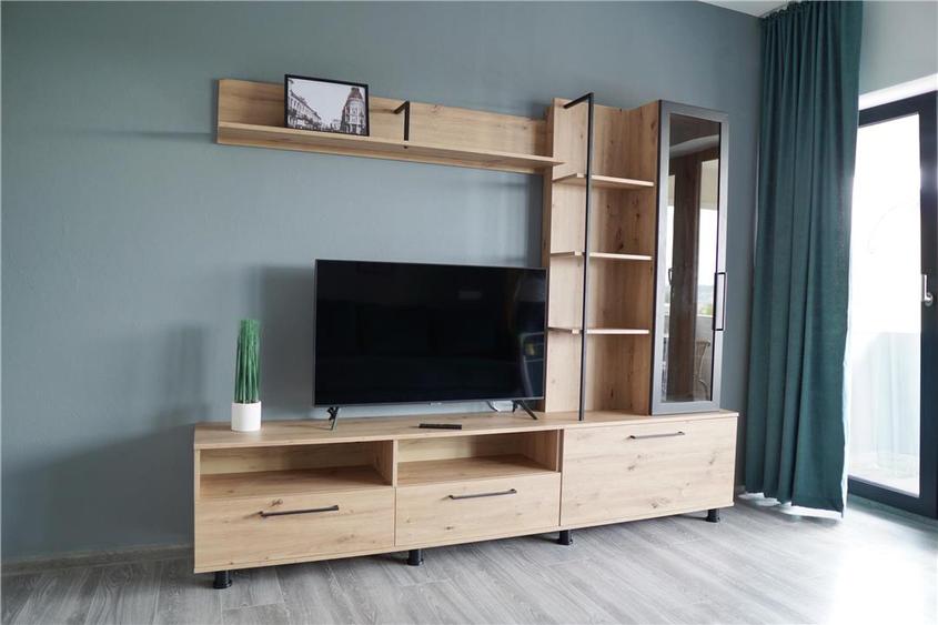 Apartament cu 2 camere decomandat, mobilat în Central