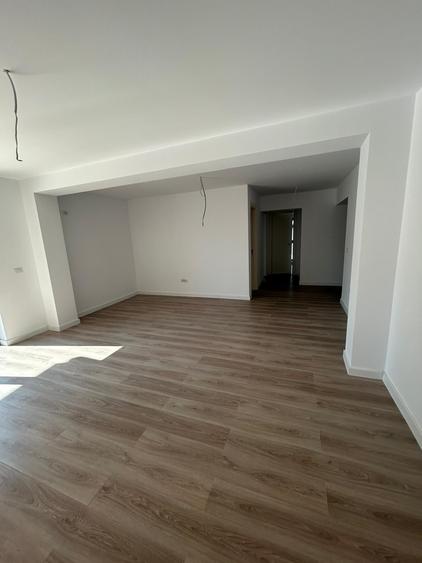 Apartament cu 3 camere decomandat în Găgeni