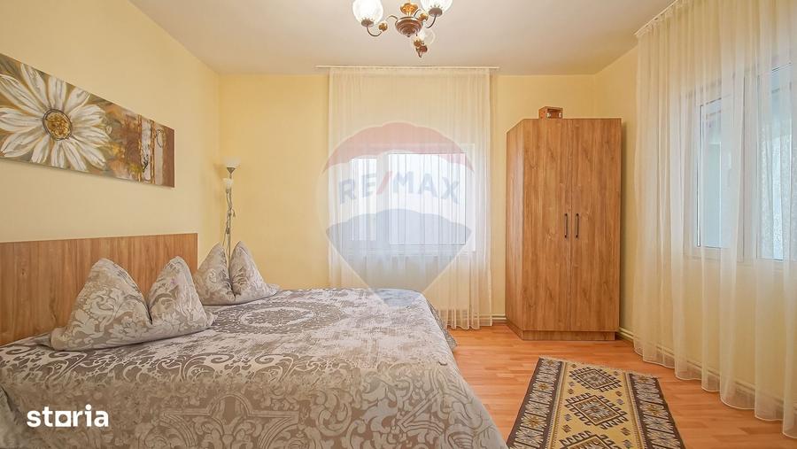 Casă cu 8 camere cu Teren 485 Mp în Central