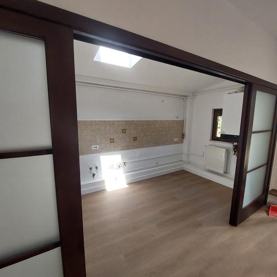 Apartament cu 5 camere în Kiseleff