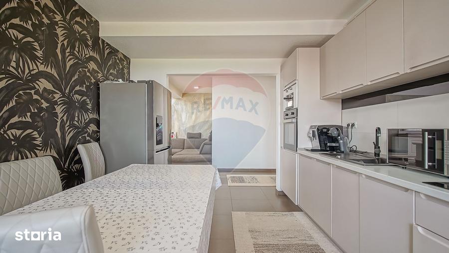 Apartament cu 3 camere în Cristian