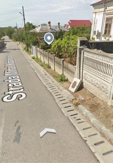 Casă individuală cu 5 camere cu Teren 1384 Mp în Central