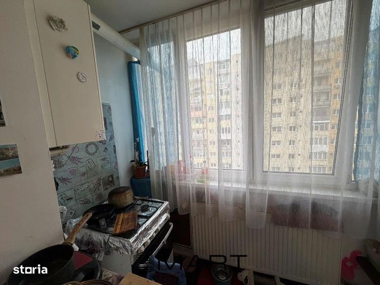 Apartament cu 3 camere decomandat, mobilat în Vasile Aaron