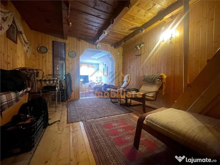 Casă cu 6 camere cu Teren 325 Mp în Remeți