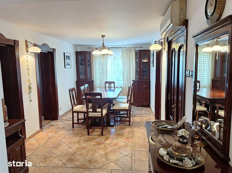 Apartament cu 3 camere decomandat în Târgu Cucu