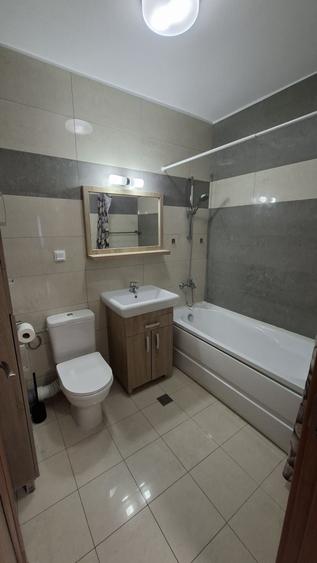 Apartament cu 3 camere decomandat în Mărăști