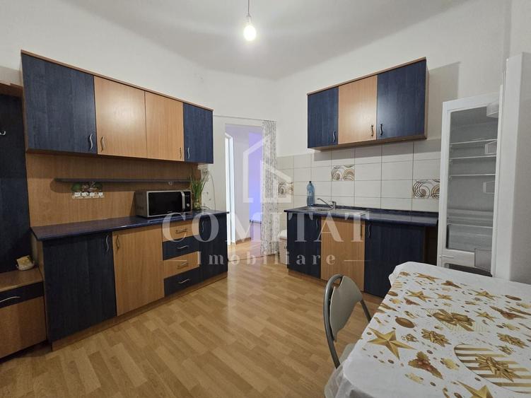 Apartament cu 3 camere decomandat, mobilat în Zorilor