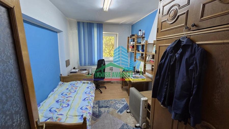 Apartament cu 3 camere decomandat în Obor