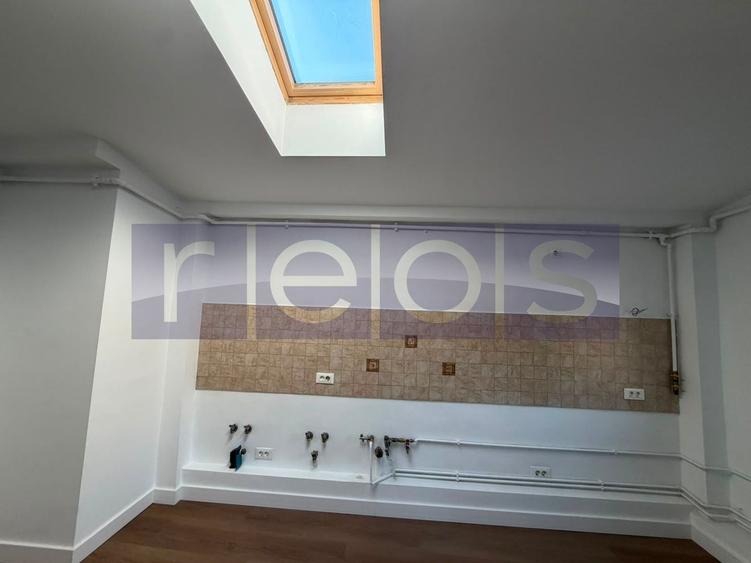 Apartament cu 5 camere decomandat în Kiseleff