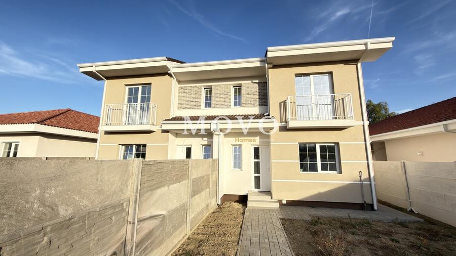 Duplex cu 4 camere cu Canalizare în Moșnița Nouă