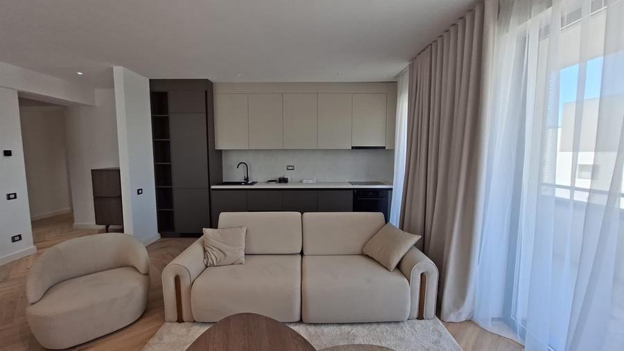 Apartament cu 3 camere decomandat în Pipera