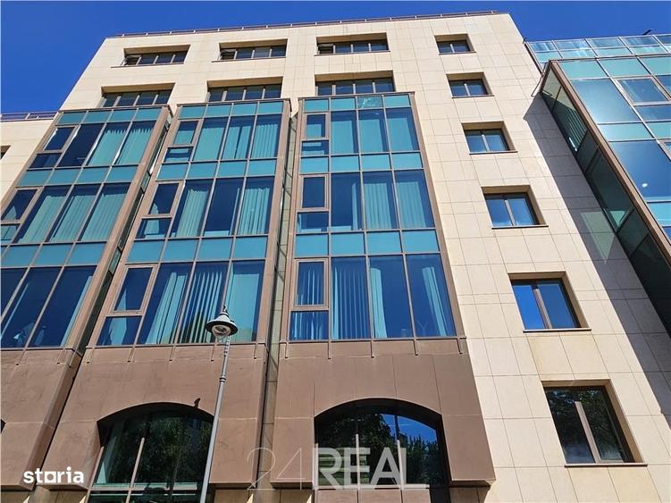 Spațiu comercial, de 821 mp, în Universitate