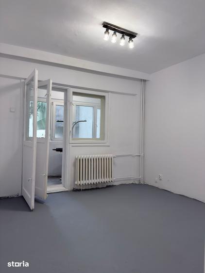 Apartament cu 4 camere în Băneasa