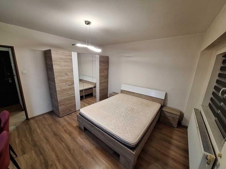 Garsonieră decomandată în Central