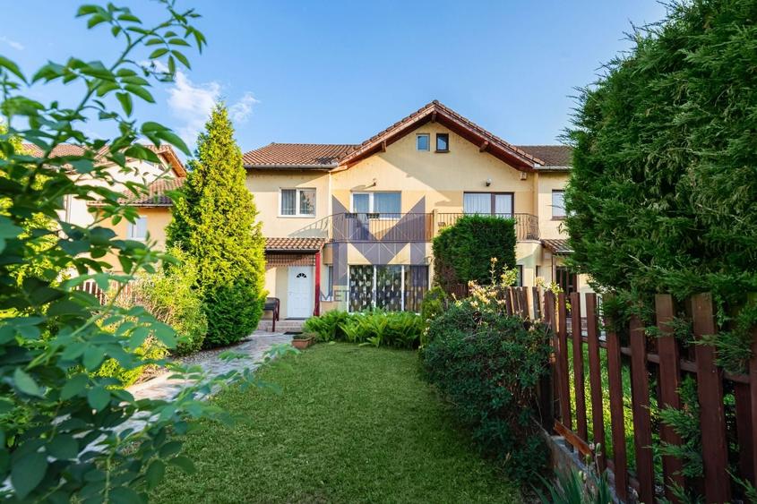 Duplex cu 5 camere cu Canalizare în Florești