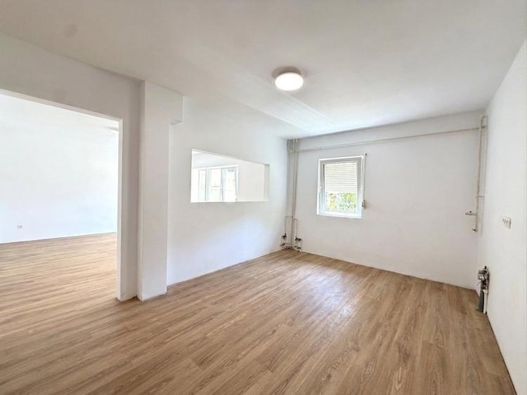 Apartament cu 3 camere decomandat, mobilat în Aradului