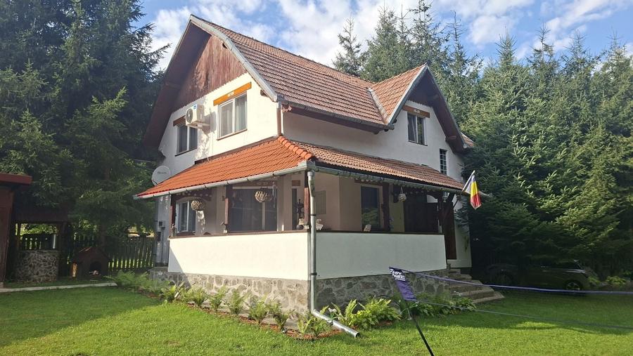 Casă cu 4 camere cu Teren 900 Mp în Florești