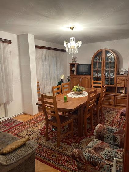 Casă cu 6 camere cu Teren 5000 Mp în Miroslăvești