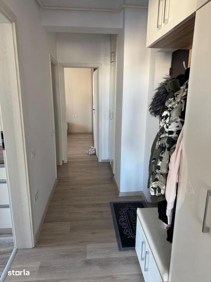 Apartament cu 2 camere decomandat în Apărătorii Patriei