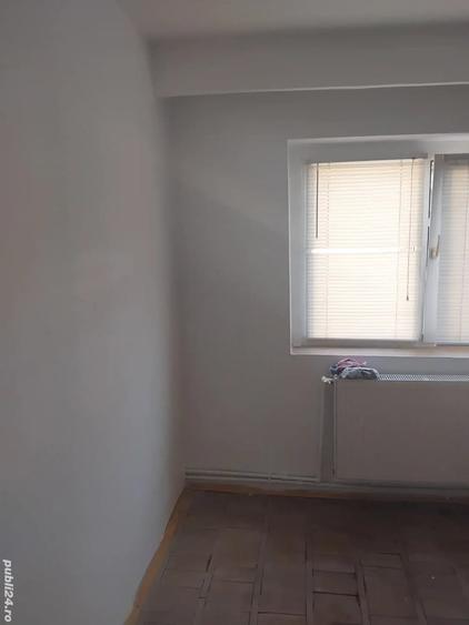 Apartament cu 3 camere decomandat în Sud