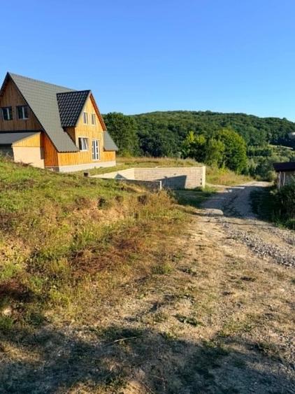 Teren de 1500 mp, în Podiș
