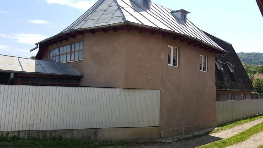 Casă cu 3 camere în Lunca