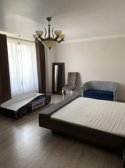 Casă cu 4 camere în Livezeni
