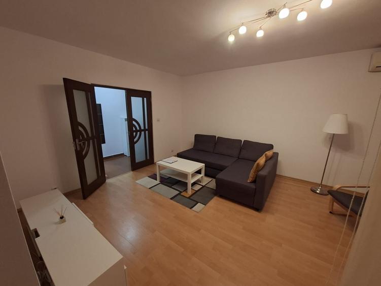 Apartament cu 3 camere decomandat, mobilat în Drumul Taberei