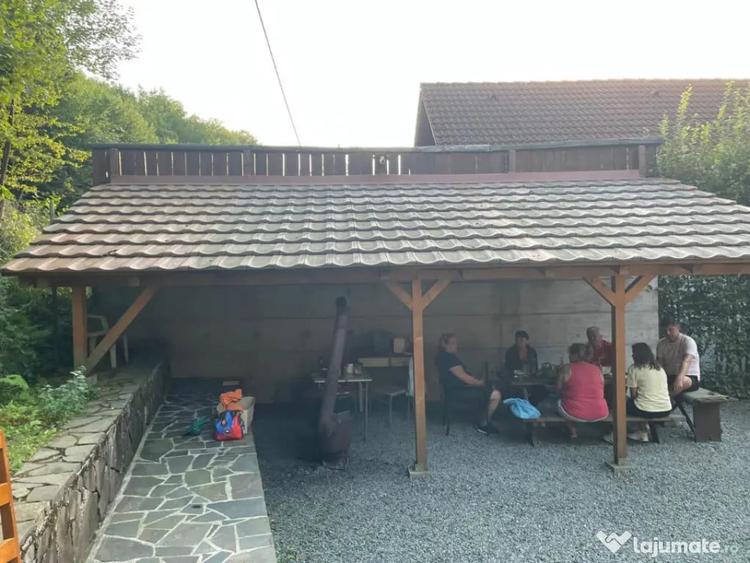 Casă cu 6 camere cu Teren 500 Mp în Firiza