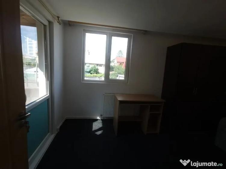 Casă cu 4 camere cu Teren 200 Mp în Apărătorii Patriei