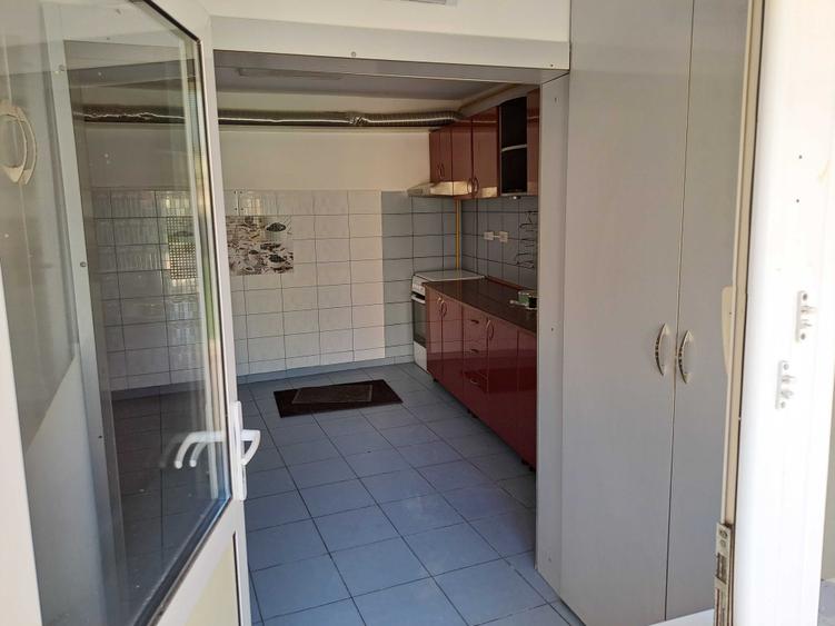 Spațiu comercial, de 120 mp, în Central