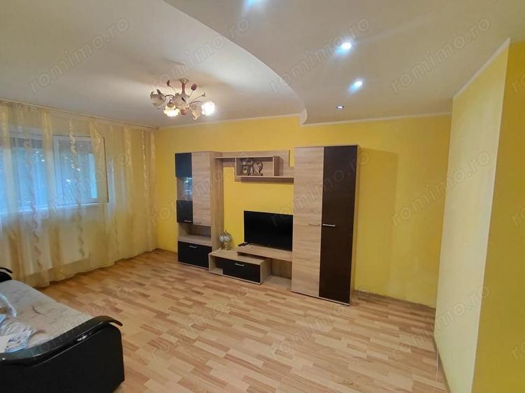 Garsonieră decomandată în Micro 21