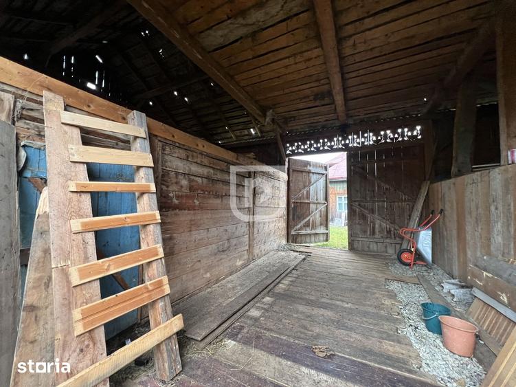 De vanzare casa cu anexe - 2507 mp Manastirea Humorului - 1