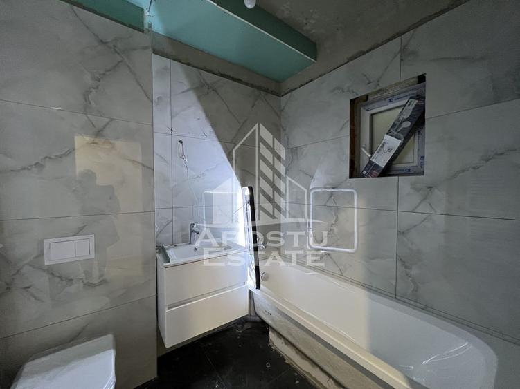 Apartament cu 3 camere semidecomandat în Torontalului