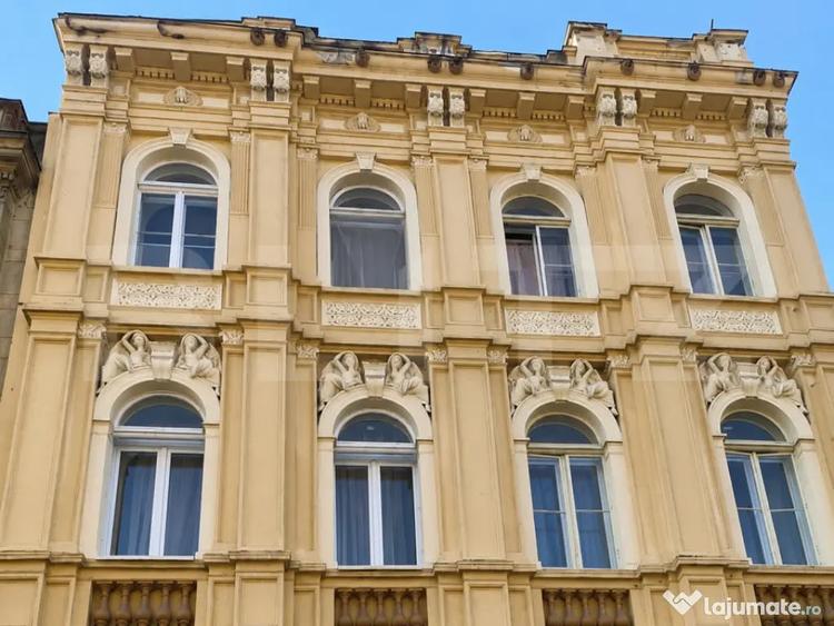 Apartament cu 4 camere decomandat în Centrul Istoric