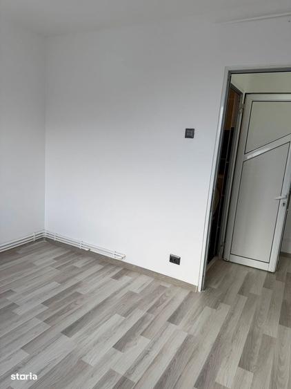Apartament cu 2 camere în Tei