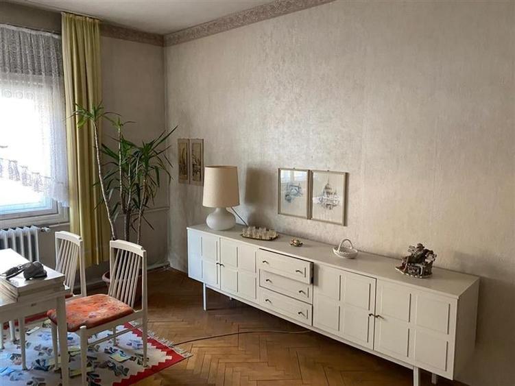Casă individuală cu 6 camere cu Canalizare în Bucureștii Noi