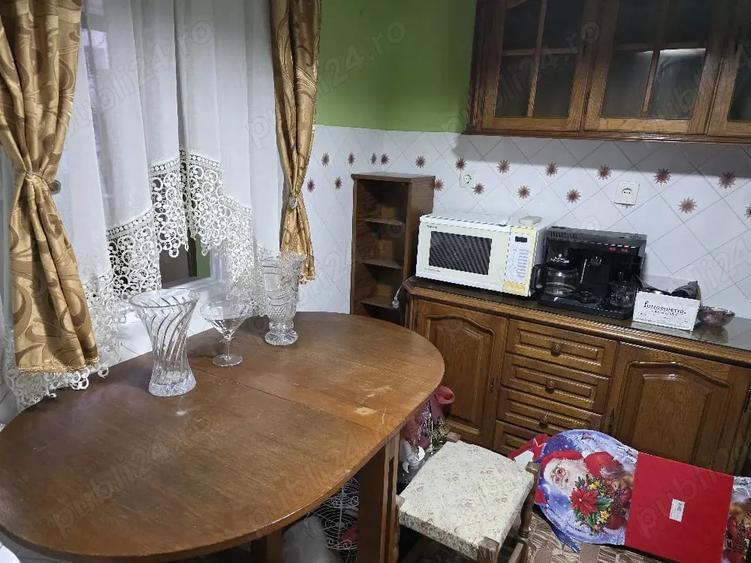 Apartament cu 3 camere decomandat în Exterior Vest