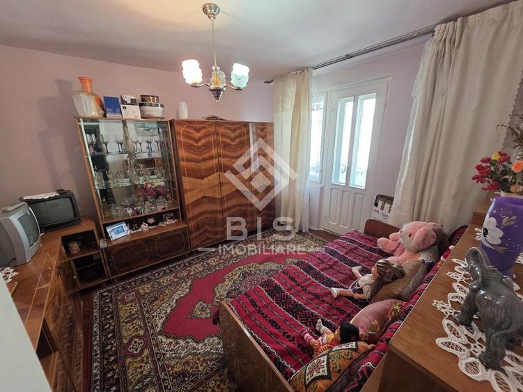 Apartament cu 3 camere decomandat în Sud