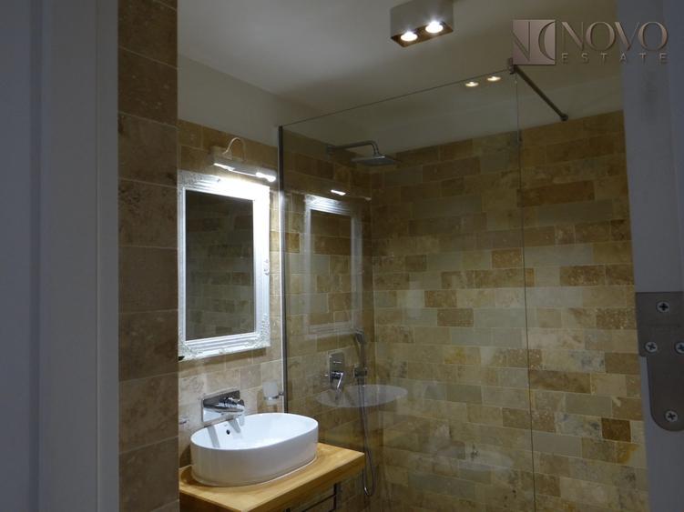 Apartament cu 3 camere semidecomandat, mobilat în P-ța Muncii