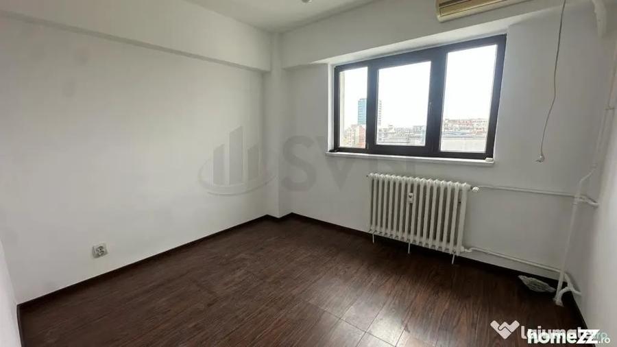 Apartament cu 4 camere decomandat în Amzei