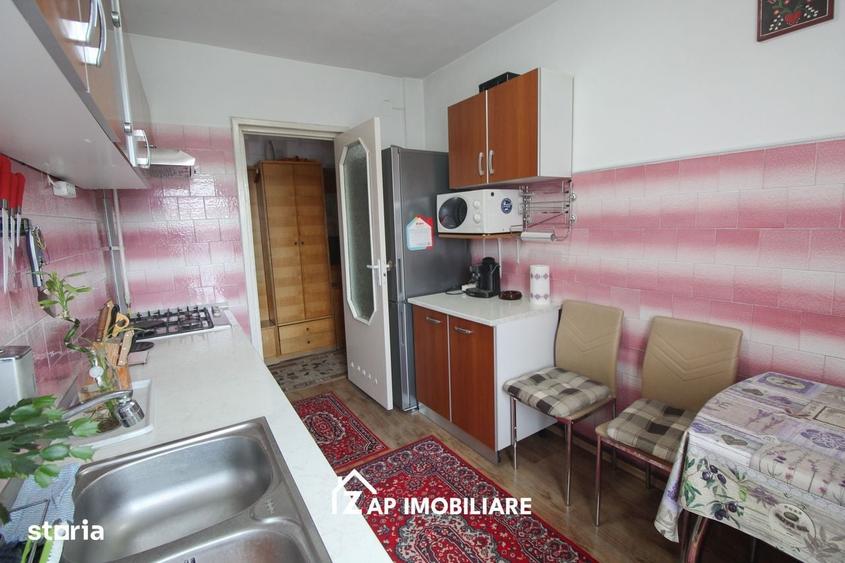 Apartament cu 2 camere decomandat în Tudor
