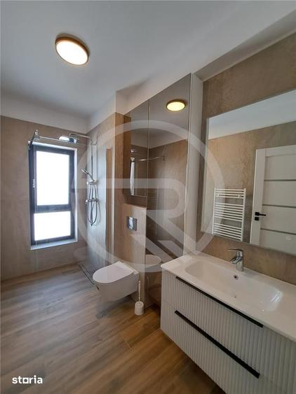 Casă cu 5 camere cu Teren 250 Mp în Iris
