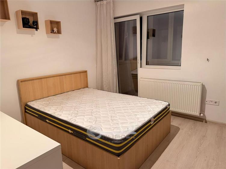 Apartament cu 3 camere semidecomandat în Valea Lupului