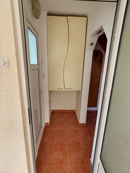 Apartament cu 3 camere decomandat în Mihail Kogălniceanu